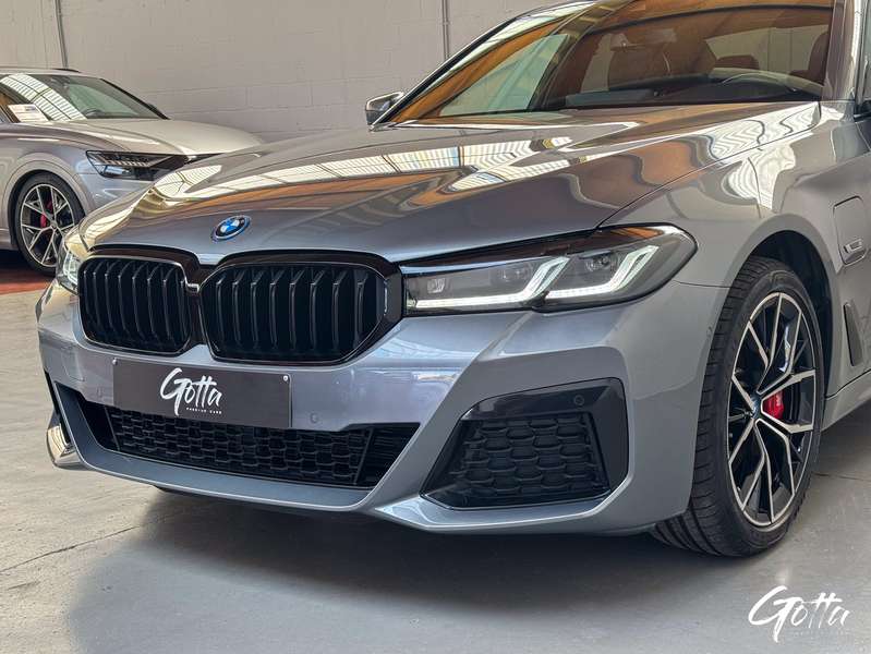 Photo du véhicule BMW 530