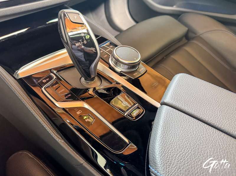 Photo du véhicule BMW 530