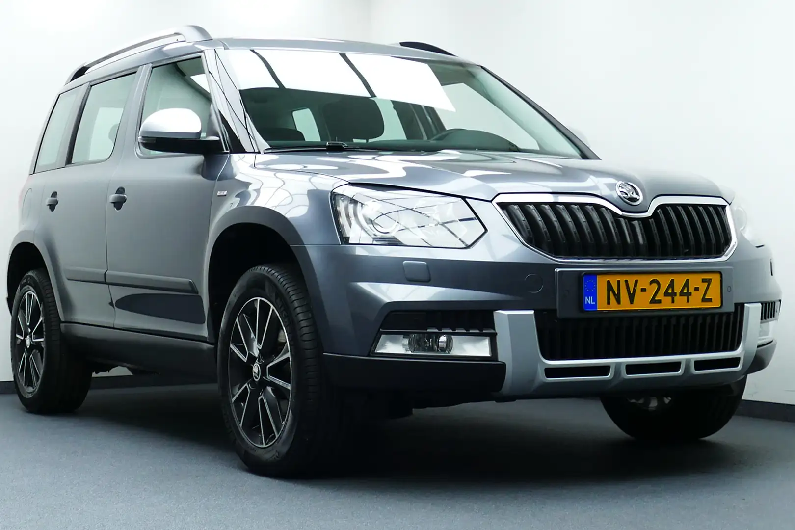 Skoda Yeti Outdoor 1.4 TSI Greentech Drive 1-Eig. Camera, Sto siva - 2