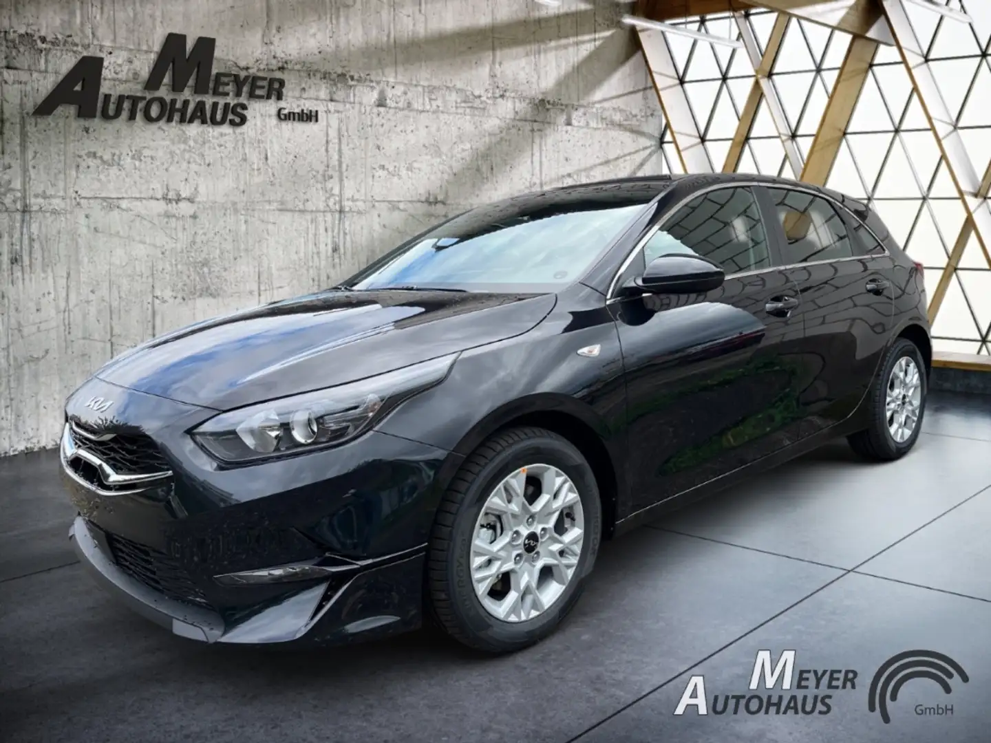 Kia Ceed / cee'd 1.5 T-GDI 140 PS DCT Vision + Komfort-plus-Paket Schwarz - 1
