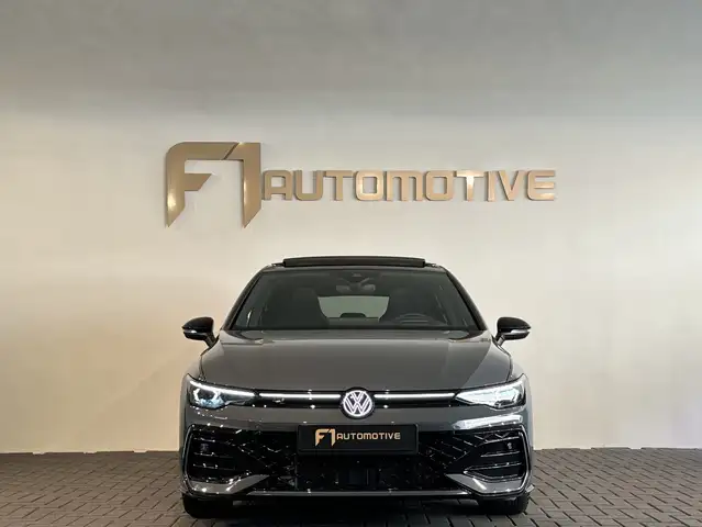 Volkswagen Golf view 4