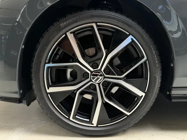 Volkswagen Golf view 13