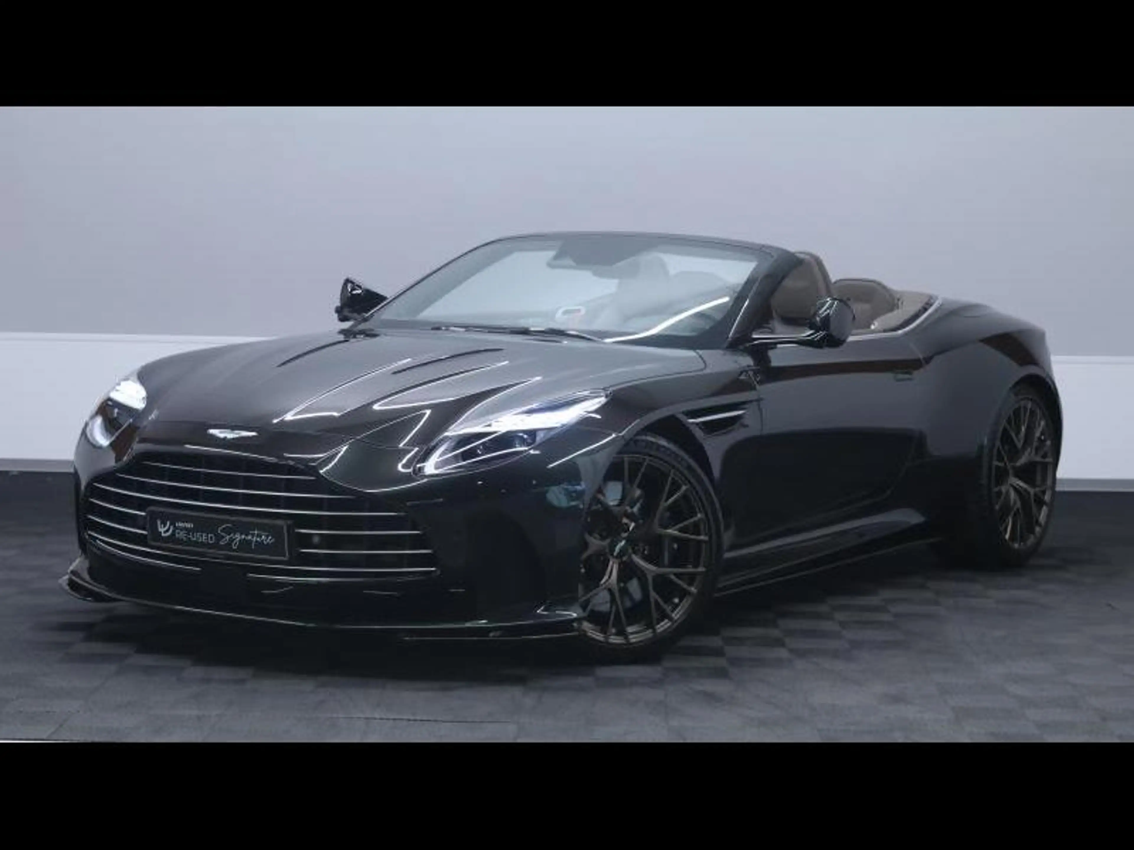 Aston Martin DB12 V8 VOLANTE