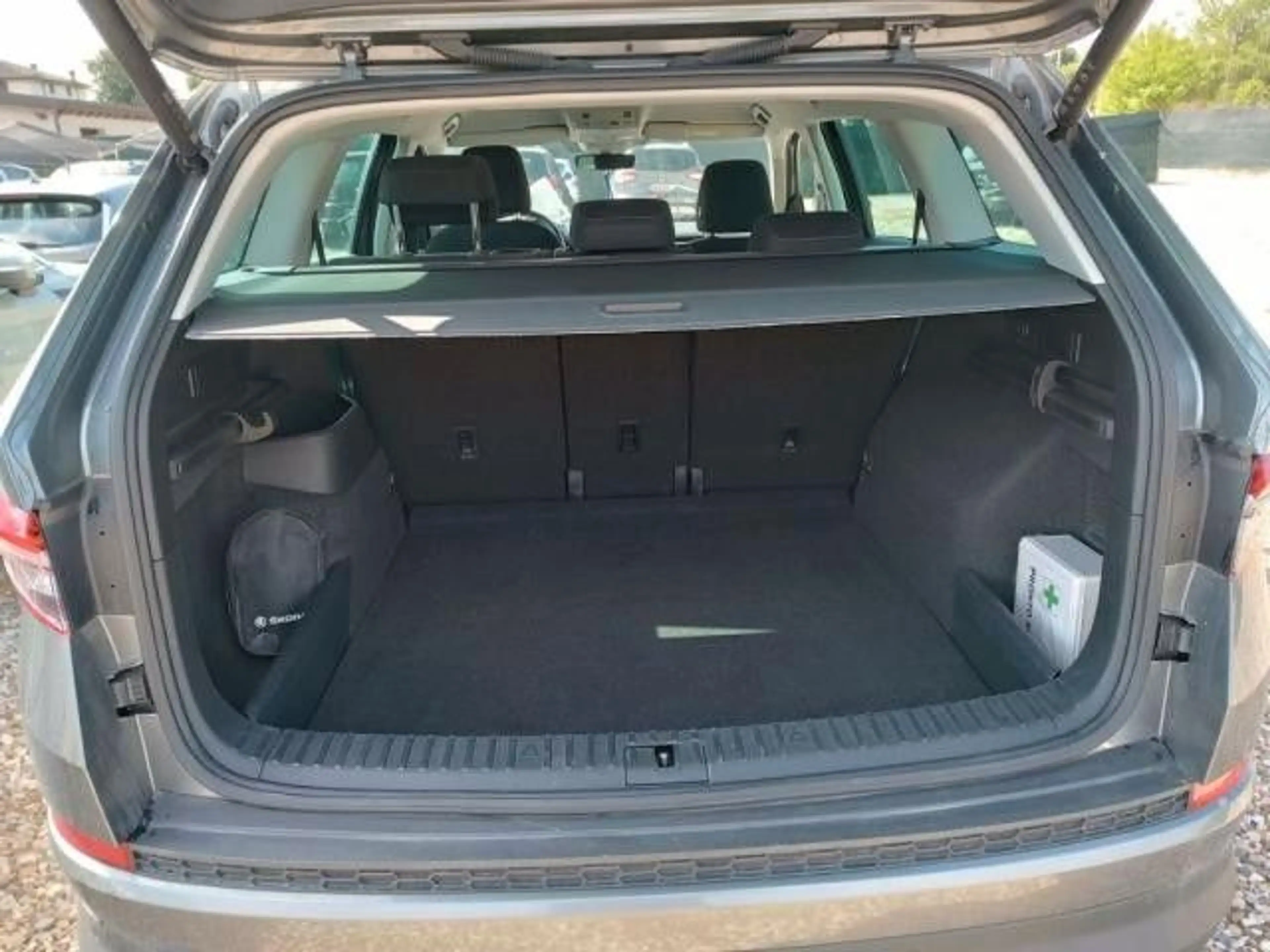 Skoda Kodiaq Ambition 2.0TDI DSG Navi Kessy ACC LED — photo 7