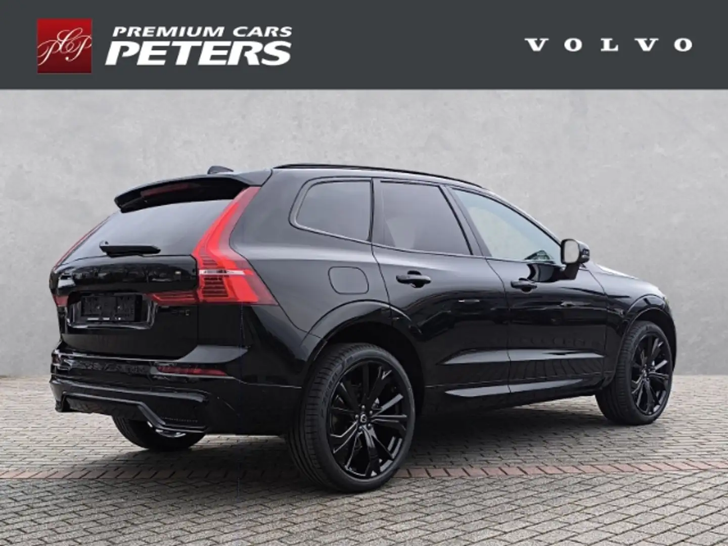 Volvo XC60 Plus BLACK EDITION AWD B5 Benzin EU6d El. Panodach Černá - 2