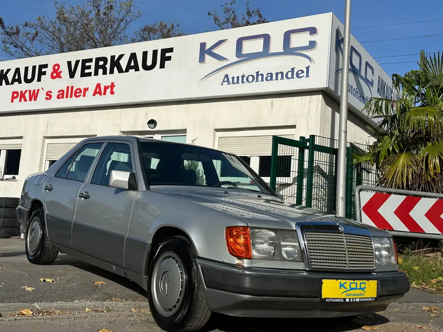 Mercedes-Benz E 200 Grau - 1