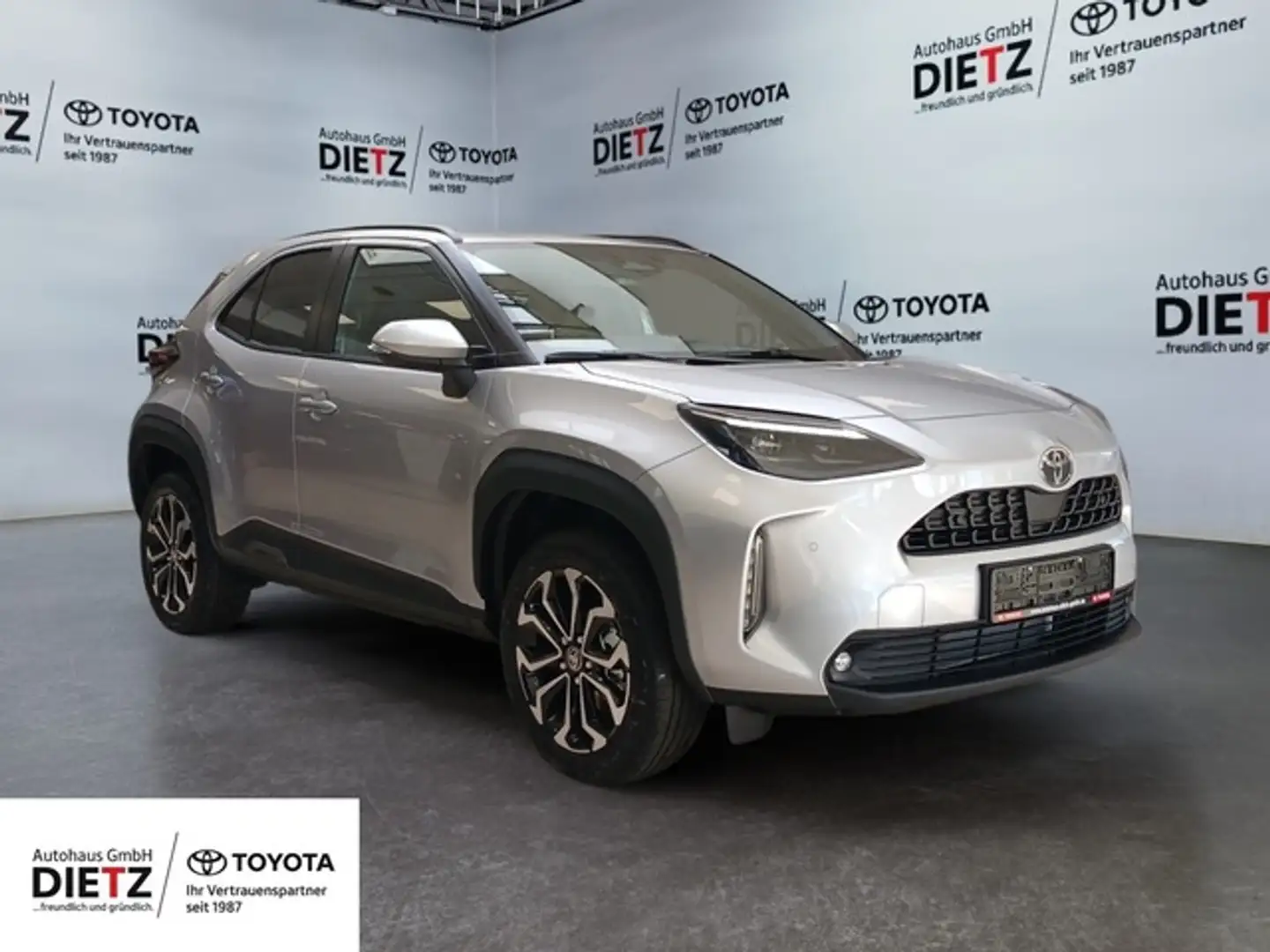 Toyota Yaris Cross 1.5 VVT-iE Hybrid Teamplayer*ACC*KAM Zilver - 2