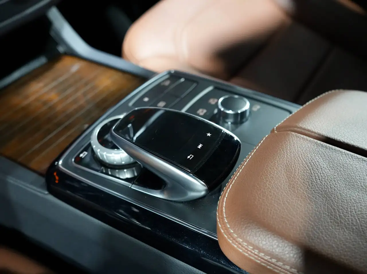 Mercedes-Benz GLE снимка Mercedes-Benz GLE