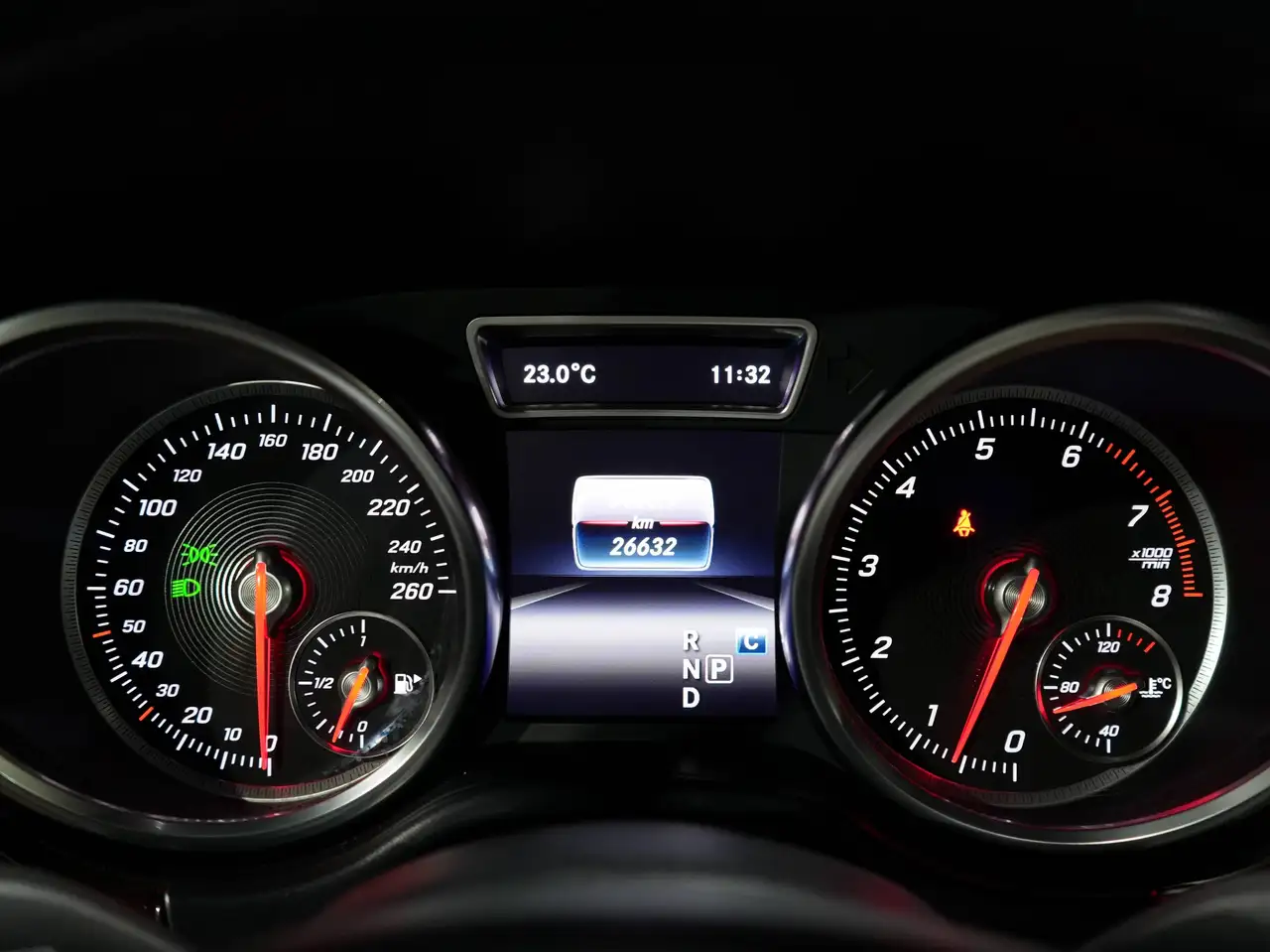 Mercedes-Benz GLE снимка Mercedes-Benz GLE