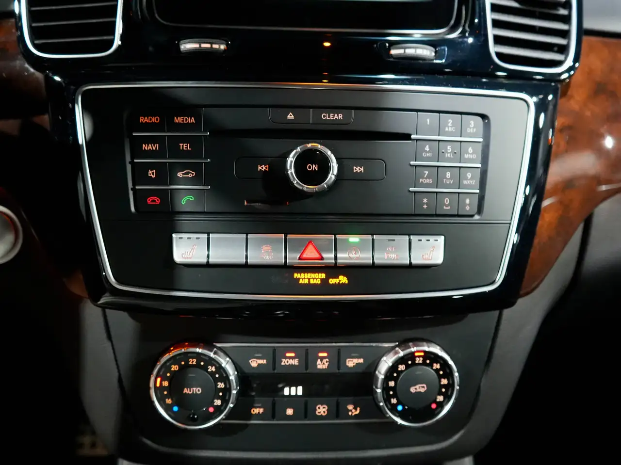 Mercedes-Benz GLE снимка Mercedes-Benz GLE