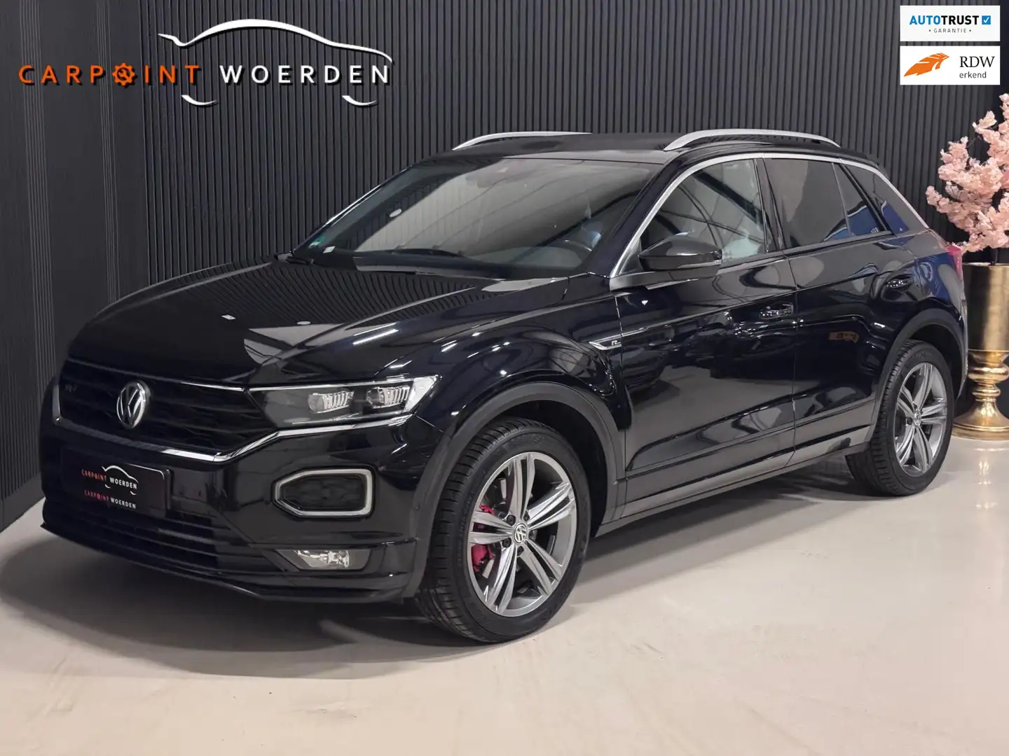 Volkswagen T-Roc 1.5 TSI 3X R-LINE | LED | CAMERA | 1e EIGENAAR Schwarz - 1
