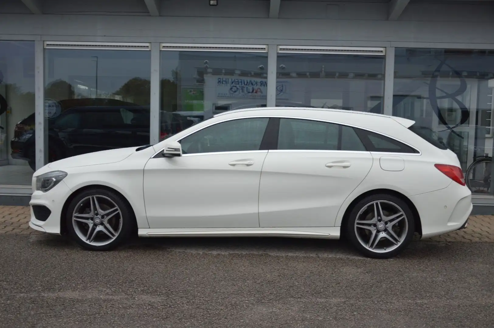 Mercedes-Benz CLA 180 *AMG*PARK*XENON*CD*RDK* Blanc - 2