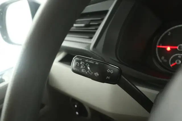 Volkswagen Transporter view 14