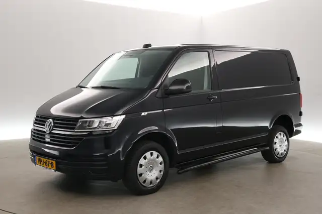 Volkswagen Transporter view 8