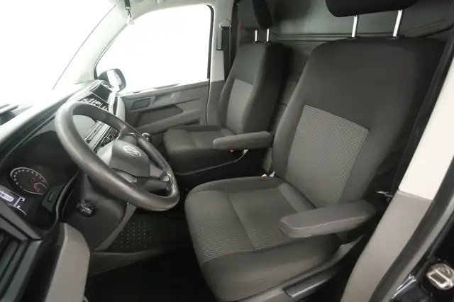 Volkswagen Transporter view 9