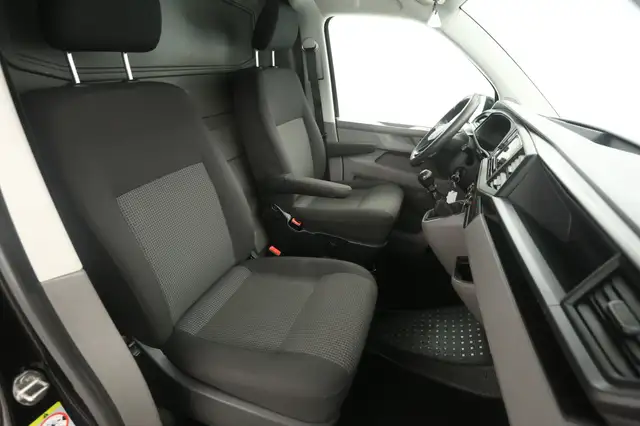 Volkswagen Transporter view 10