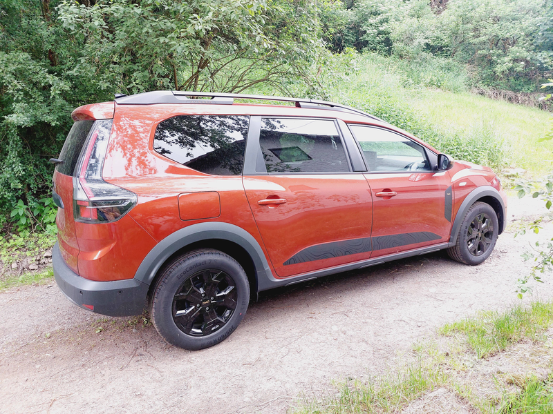 Dacia Jogger TCe110 Extreme 5Si. SOFORT Terracottabraun — photo 2