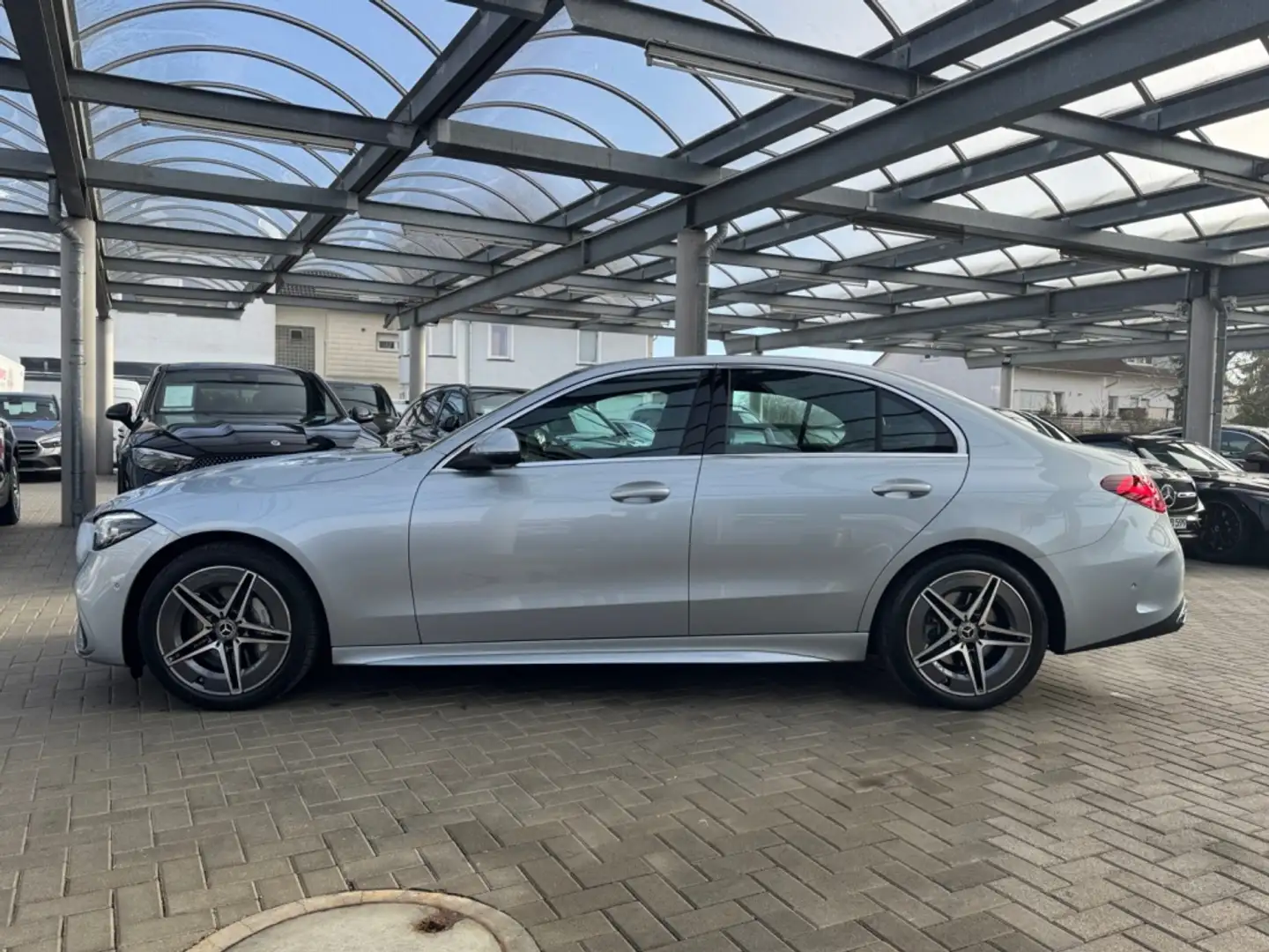 Mercedes-Benz C 300 AMG+GSD+KAMERA+MEMORY+LED+NAVI+AMBIENTE Silber - 2