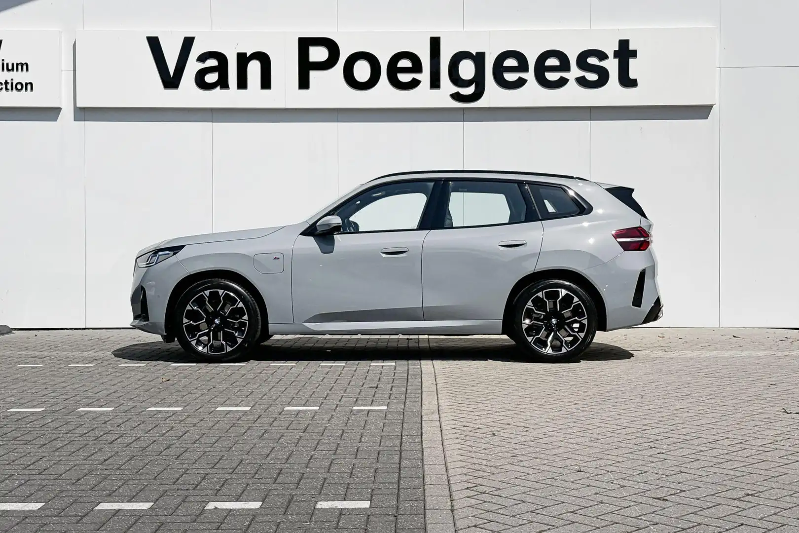 BMW X3 30e xDrive M Sport | Panoramadak | Trekhaak Gris - 2