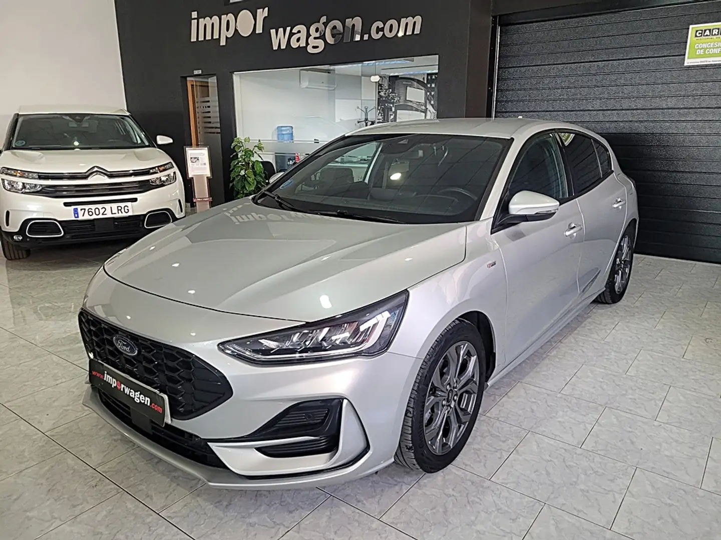 Ford Focus 1.0 Ecoboost MHEV ST-Line X 125 Plateado - 1