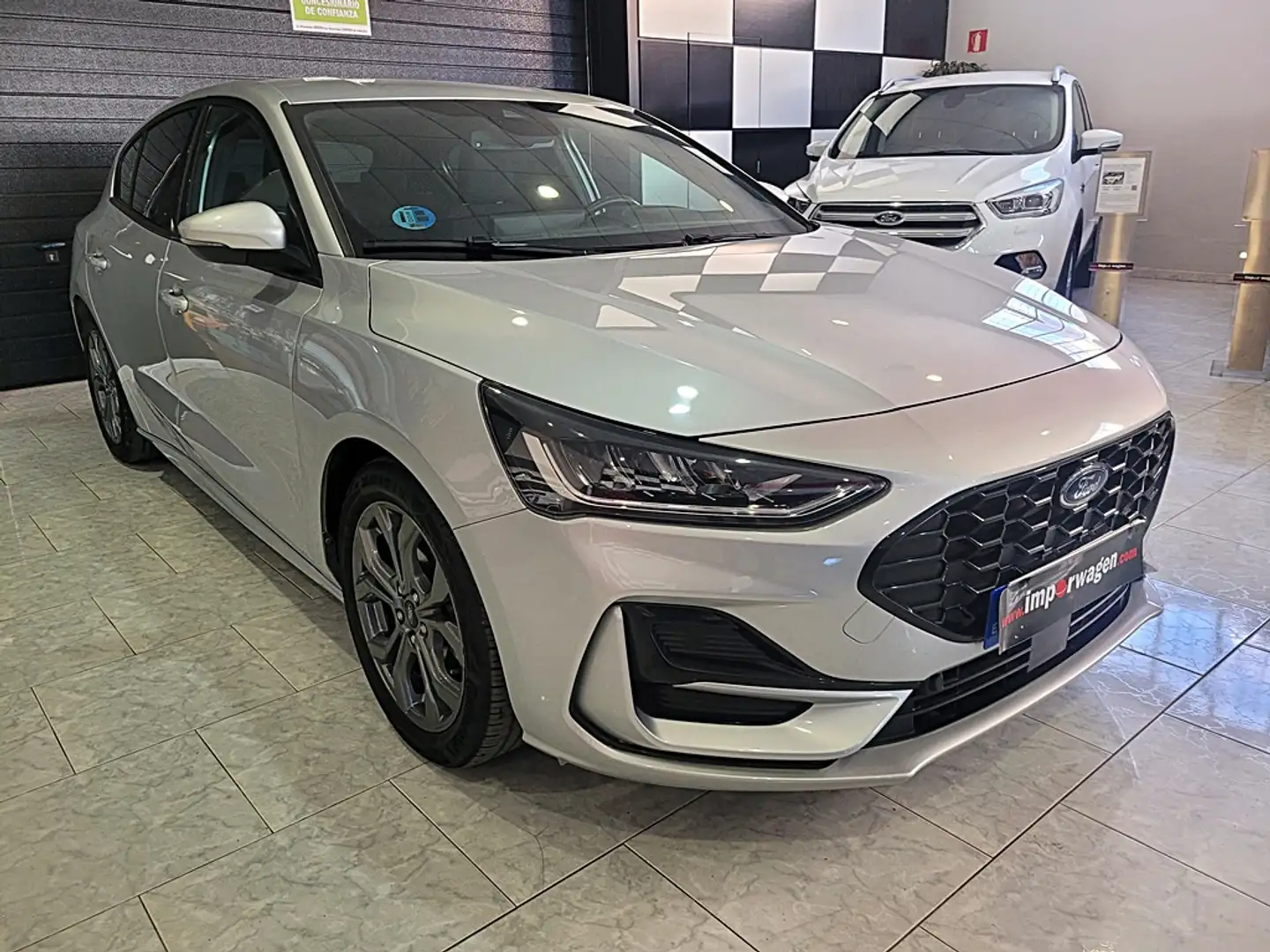 Ford Focus 1.0 Ecoboost MHEV ST-Line X 125 Plateado - 2