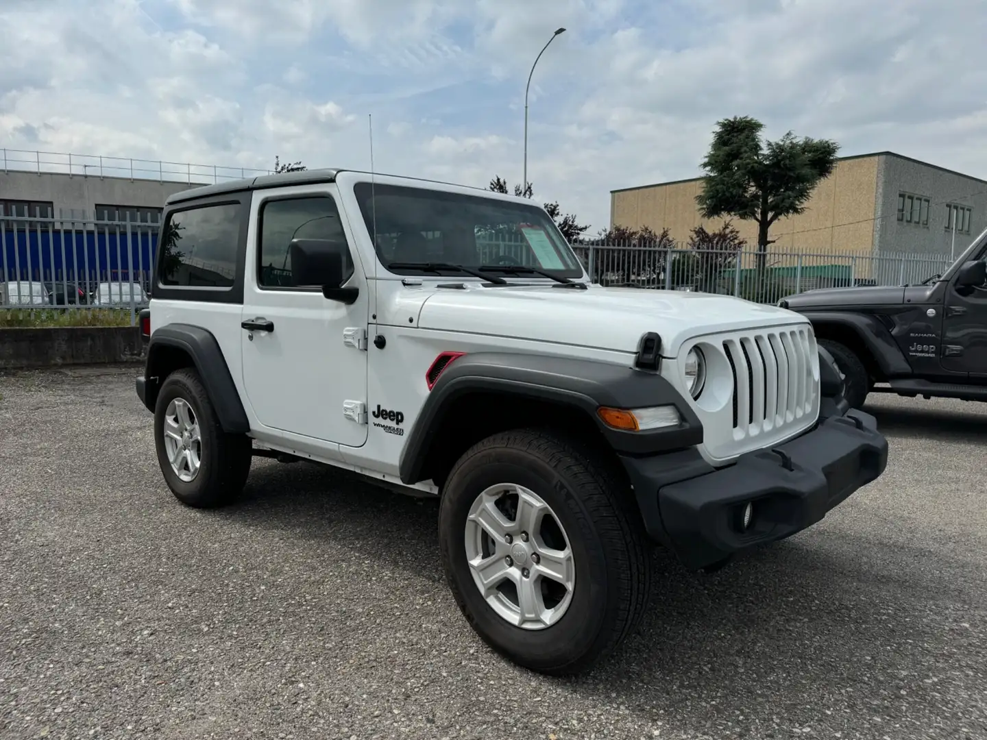 Jeep Wrangler Jeep Wrangler 3.6 L V6 Sport 80th CAMBIO MECCANICO Blanco - 2