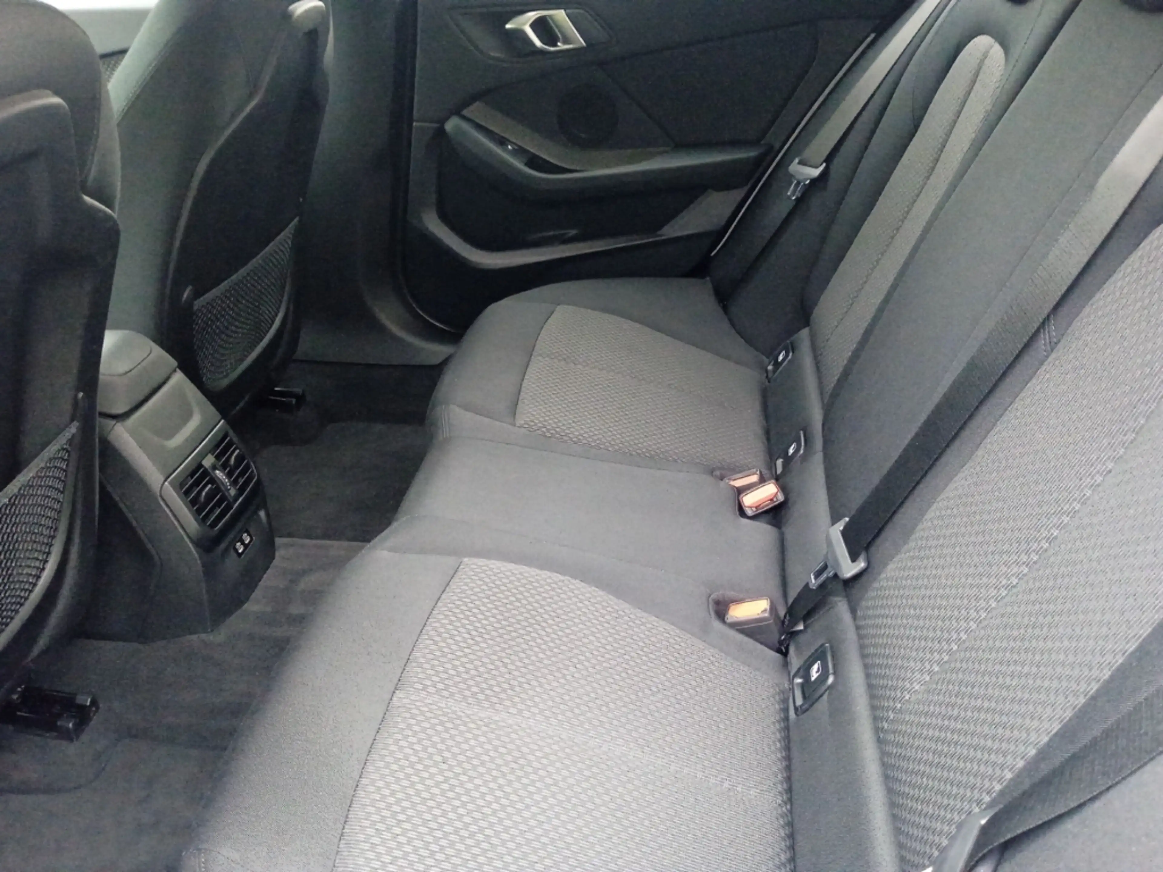 BMW 118 d Aut.*LED*DAB*PDC*ACC*AHK*Sitzhzg.* — photo 12