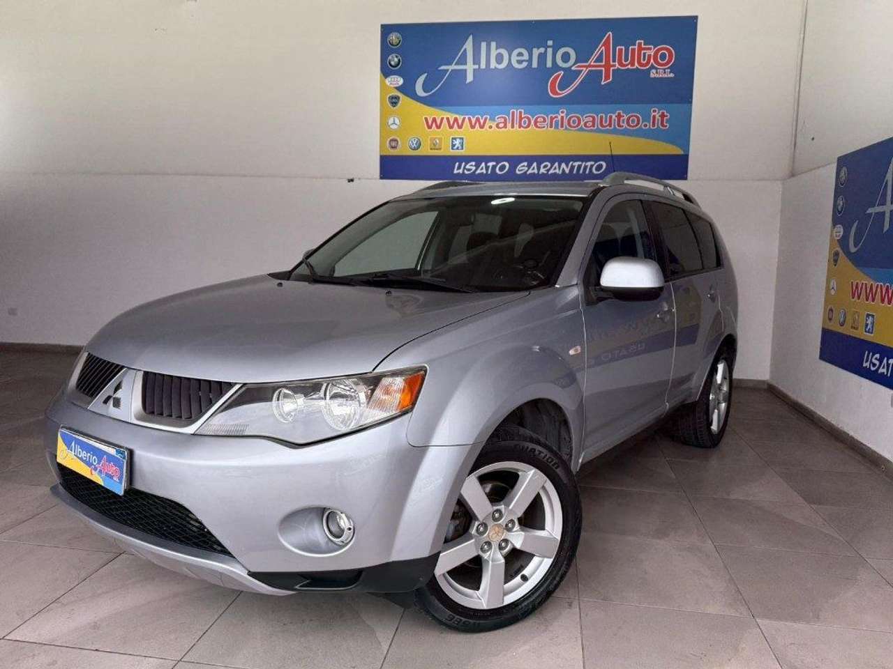 Mitsubishi Outlander 2.0 DI-D Instyle 7 p.ti DPF 7 POSTI