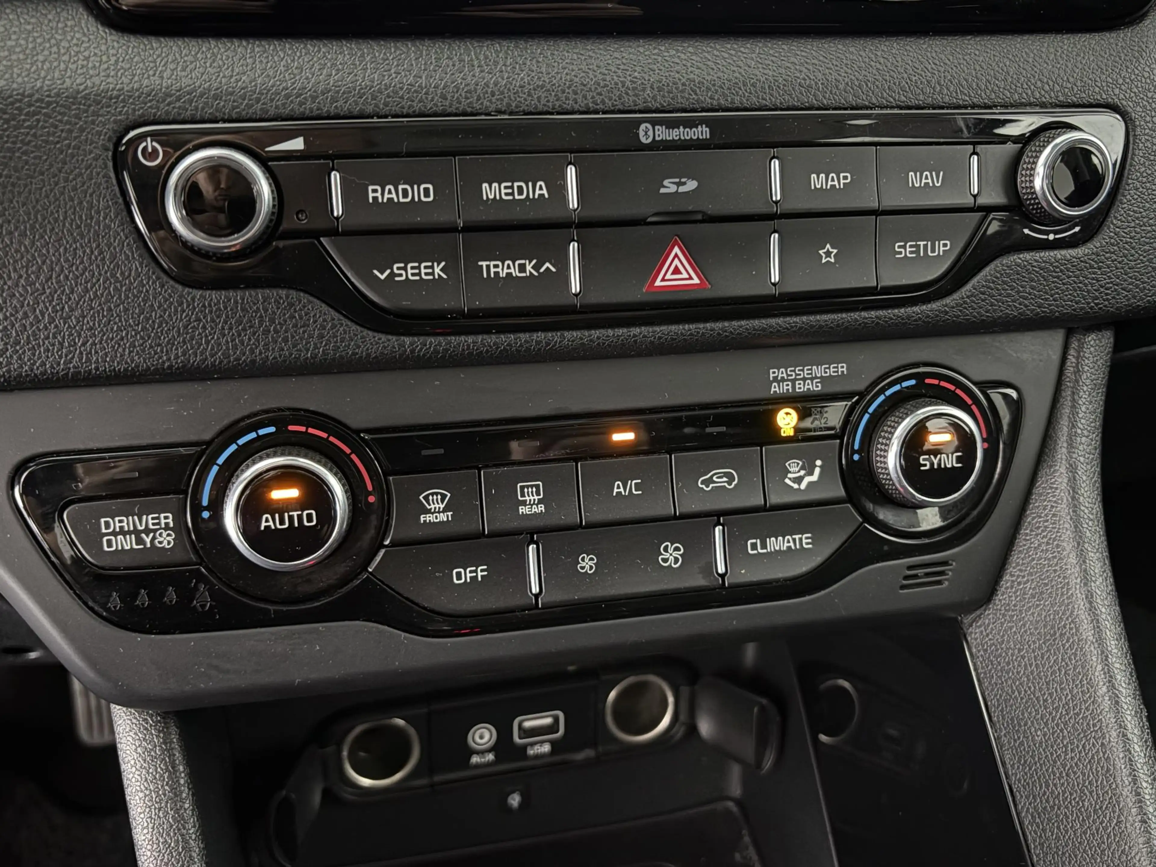 Kia Niro 1.6 GDi Hybrid DynamicPlusLine | TREKHAAK | CARPLA — photo 12