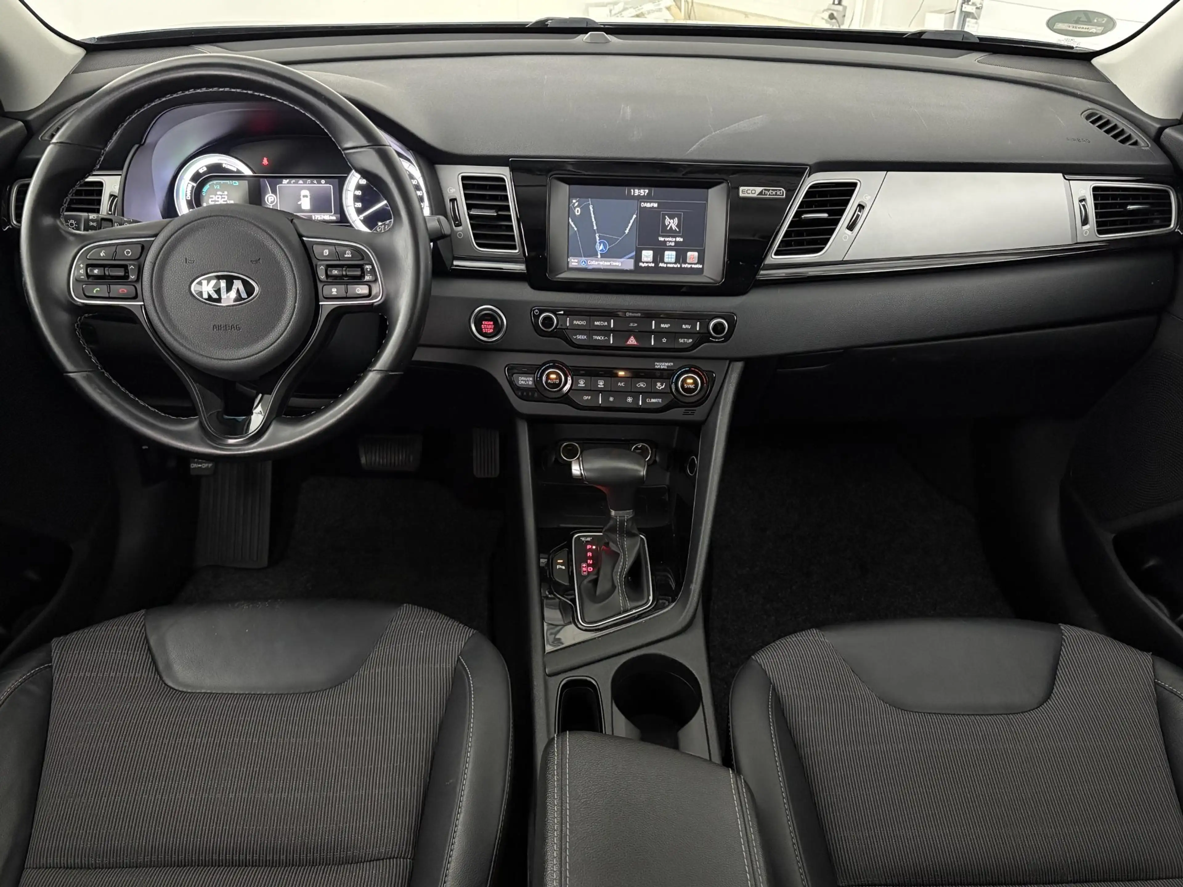 Kia Niro 1.6 GDi Hybrid DynamicPlusLine | TREKHAAK | CARPLA — photo 3