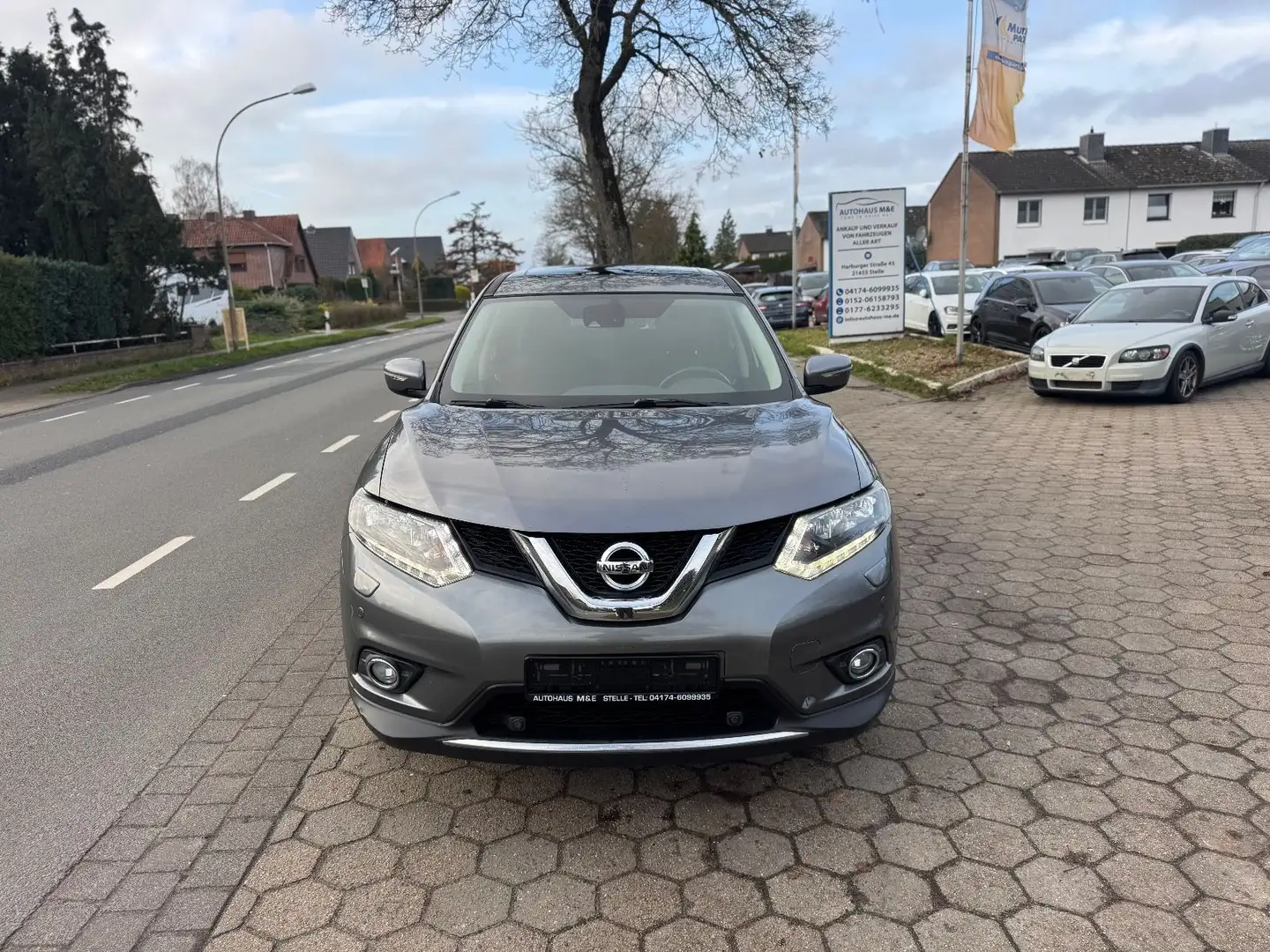 Nissan X-Trail 1.6 dCi 7-Sitzer*Pano+8xAlu+Spur+Abstand Grau - 2