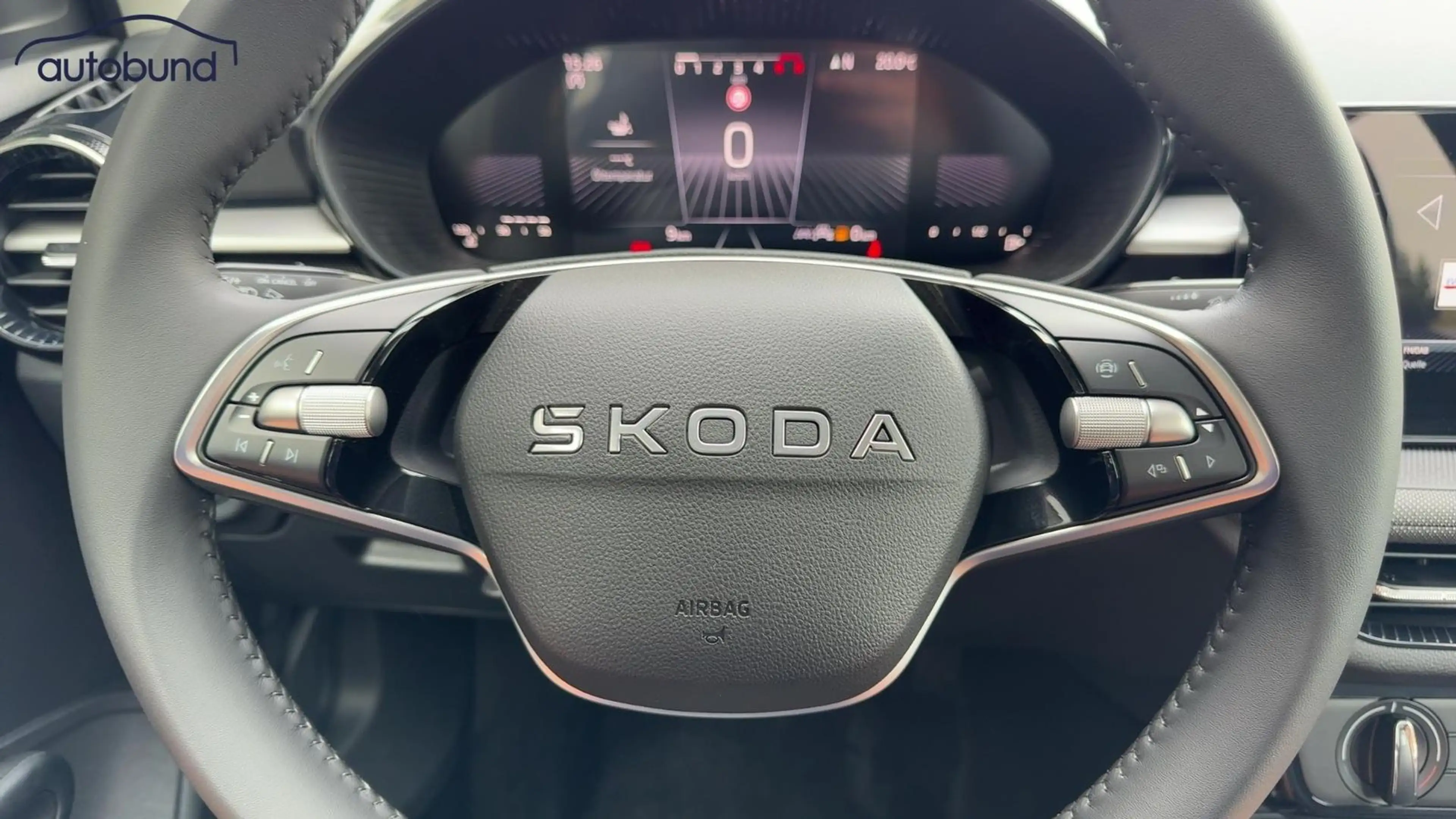 Skoda Fabia IV 1,0 TSI Classic Alu LED Link NBA PDC RFK SHA — photo 10