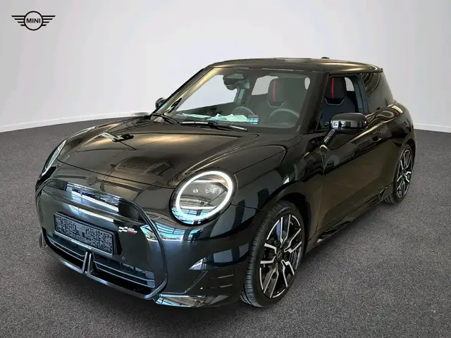 MINI Cooper SE John Cooper Works Trim