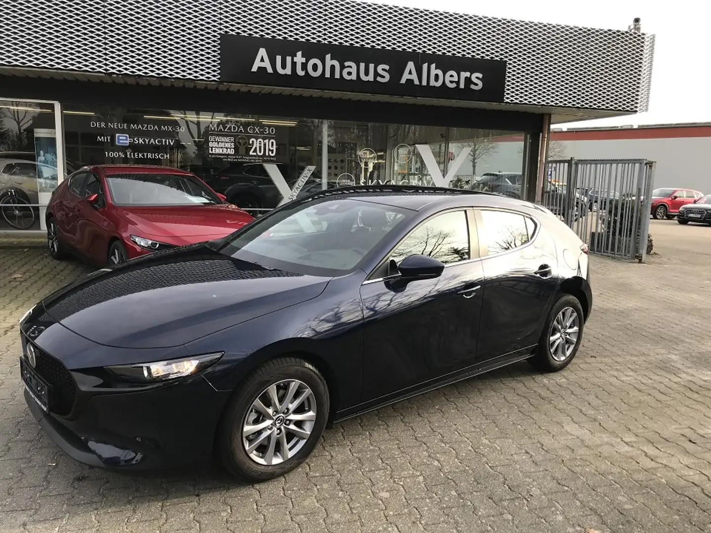 Mazda 3 SKYACTIV-G2.0 M Hybrid HOMURA, AUTOMATIK, R.Kamera Blau - 1
