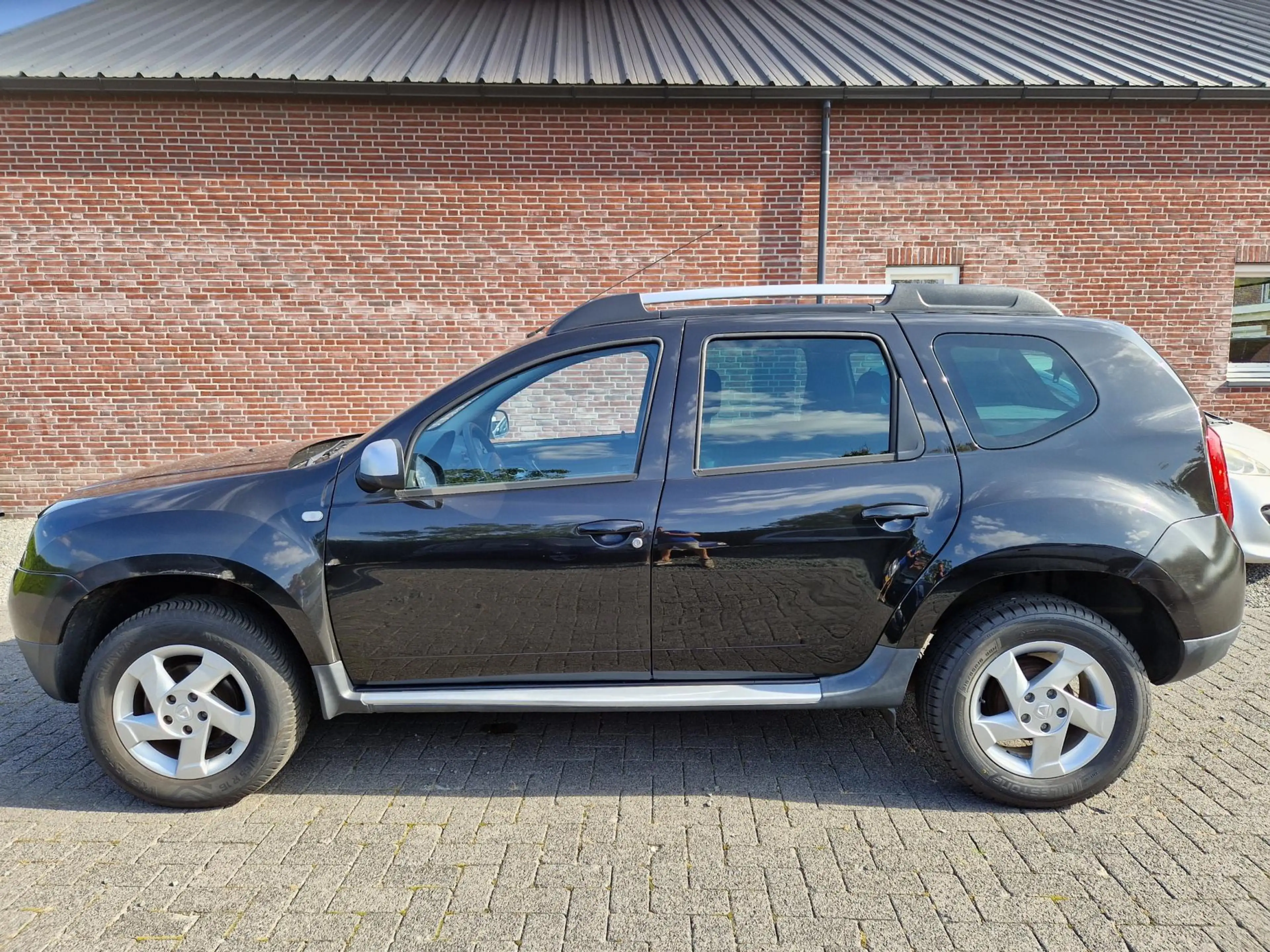 Dacia Duster 1.6 Lauréate 2wd — photo 6
