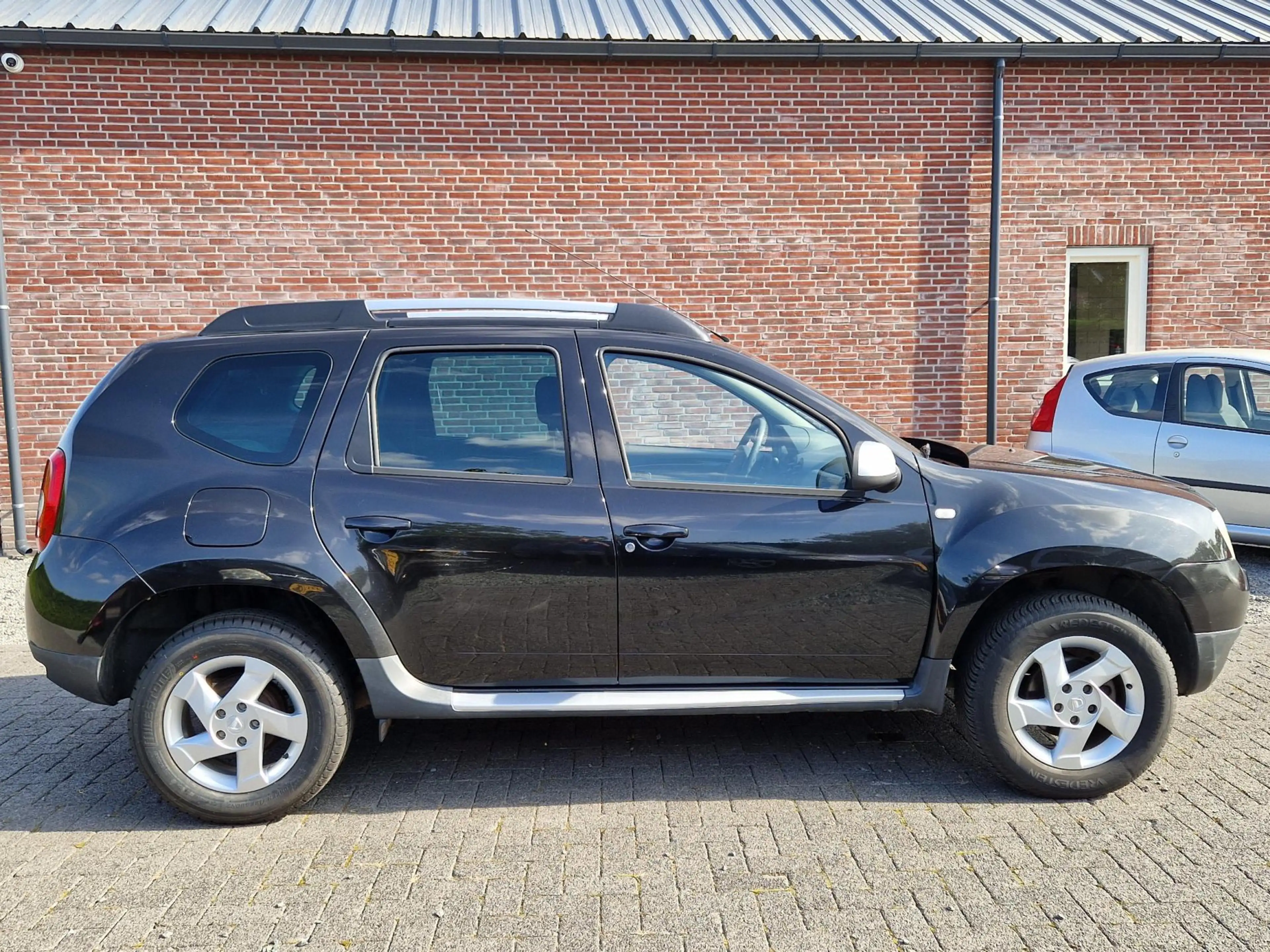 Dacia Duster 1.6 Lauréate 2wd — photo 2