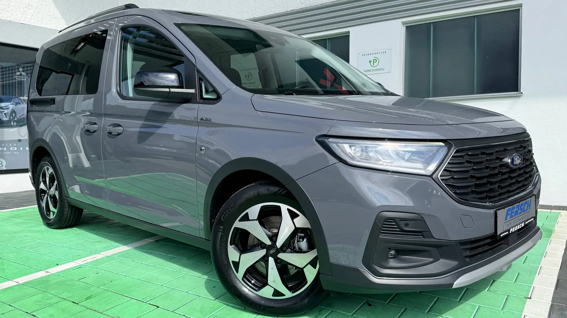 FORD Tourneo