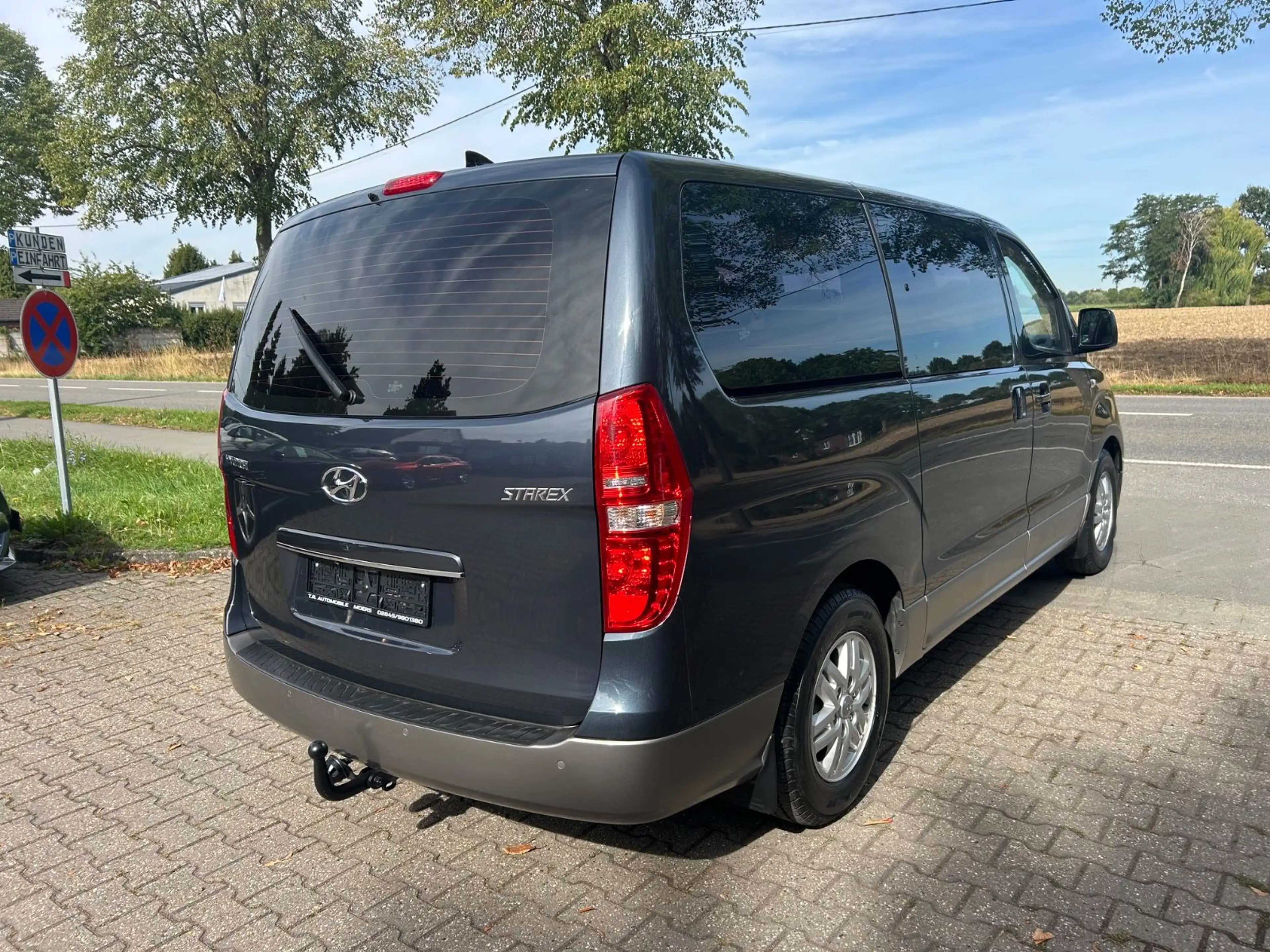Hyundai H-1 H-1 Grand Starex — photo 4