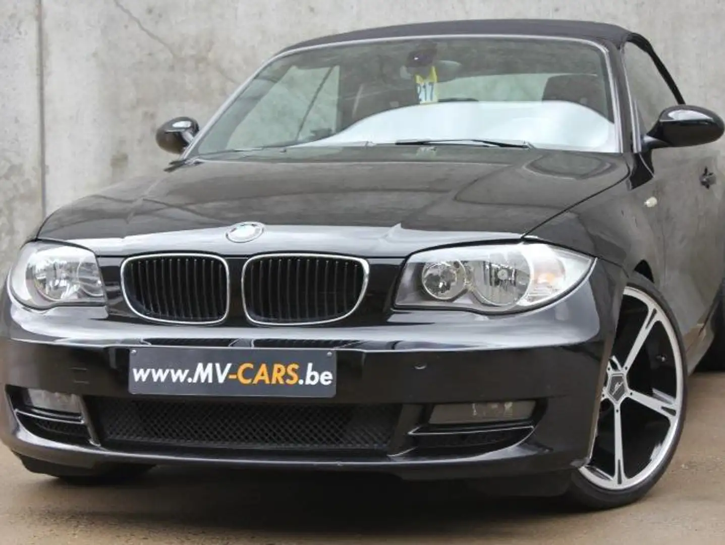 BMW 118 BMW 118i Cabrio/Pdc/Zetelv./Multistuur/cruise ctrl Zwart - 1