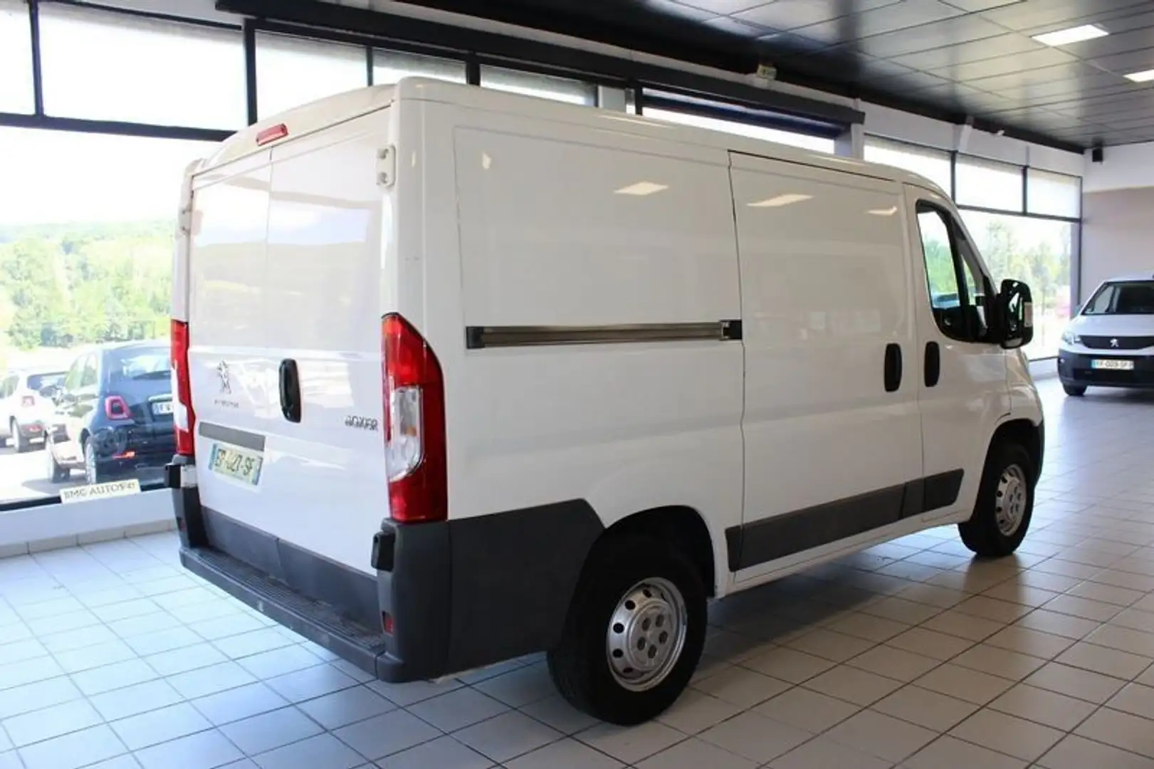 Peugeot Boxer FOURGON TOLE 333 L1H1 BLUEHDI 110 PREMIUM - 2