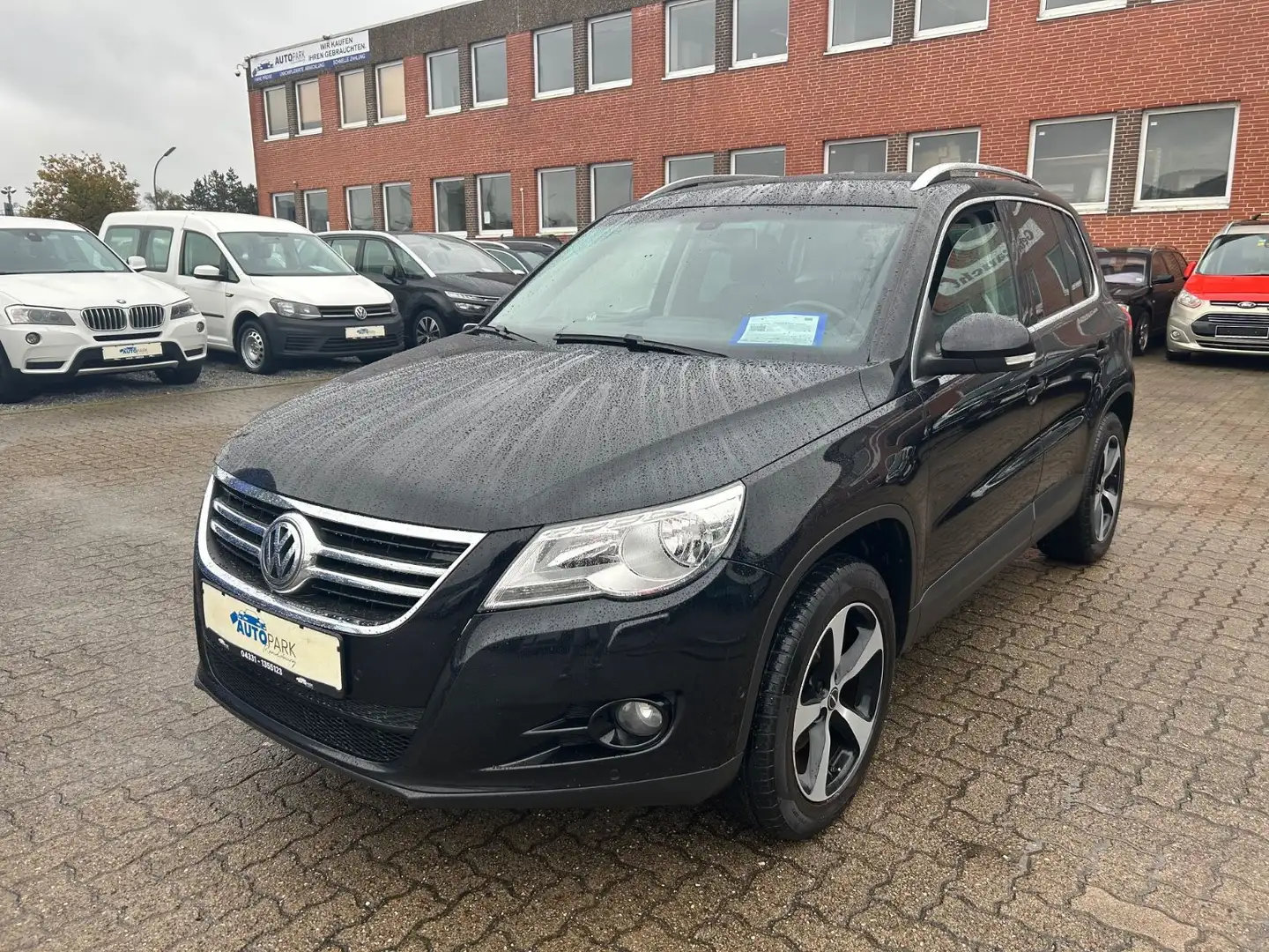 Volkswagen Tiguan Sport & Style 4Motion Schwarz - 1