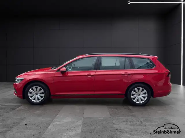 Volkswagen Passat view 3