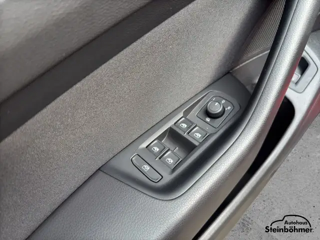 Volkswagen Passat view 15