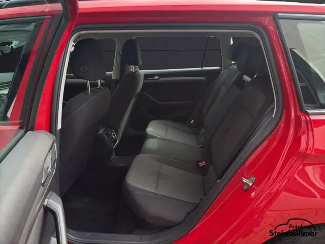 Volkswagen Passat view 13