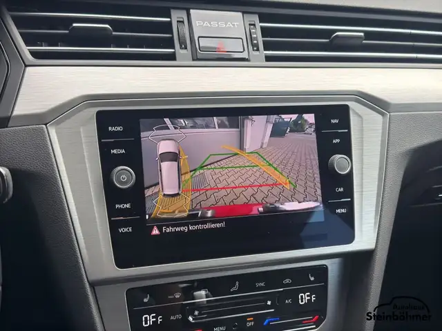 Volkswagen Passat view 21