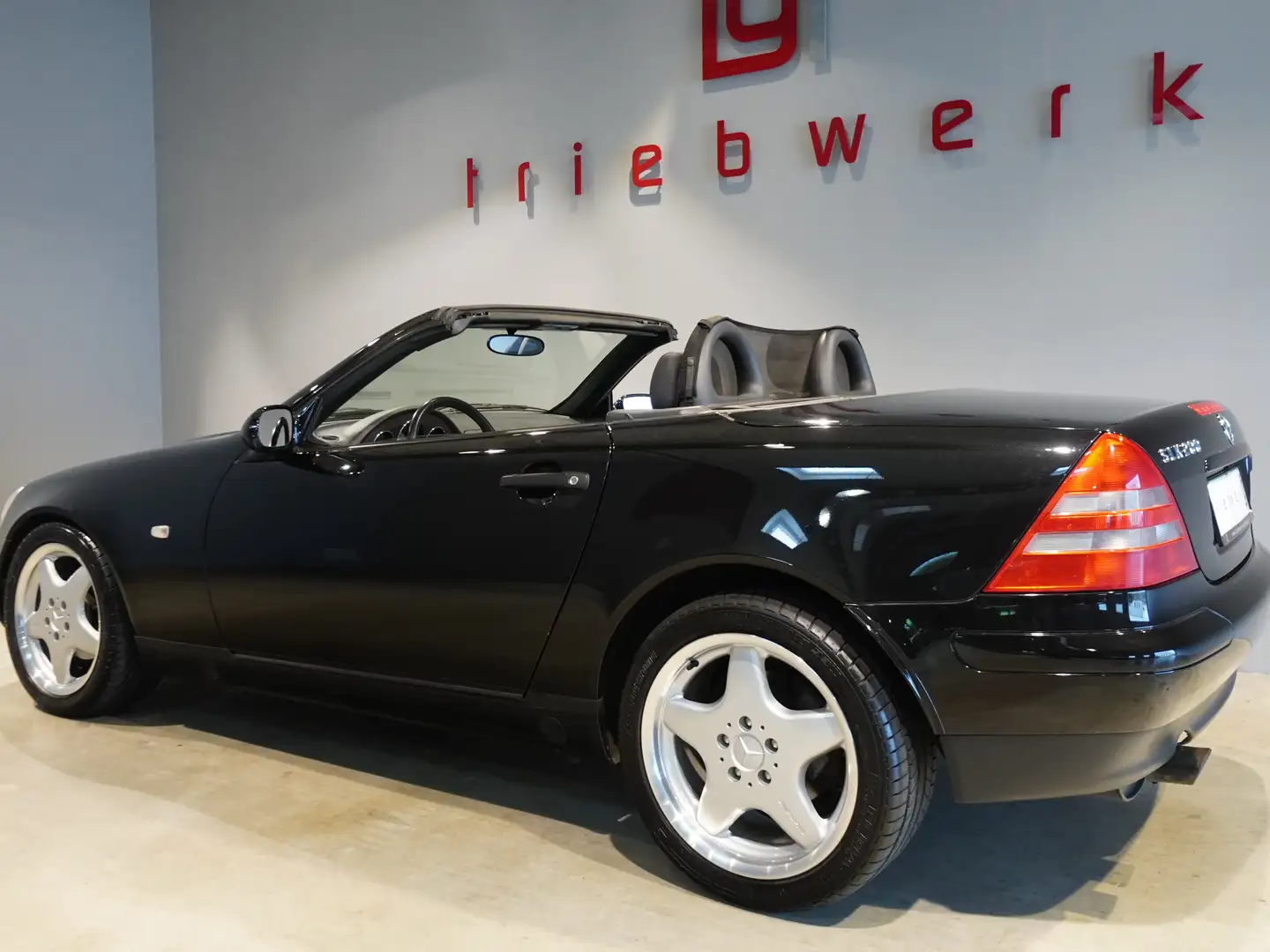 Mercedes-Benz SLK 200 SLK 200*1.Hd.*U-Frei*BRD*Vollleder*AMG*Klima Schwarz - 2