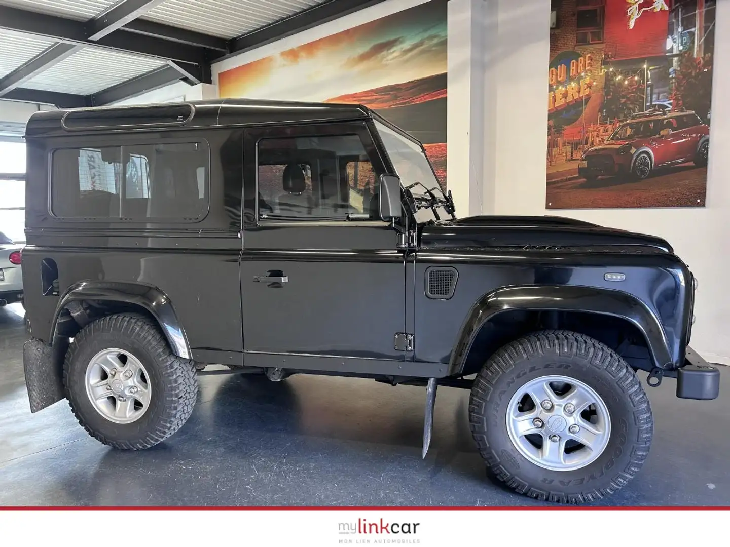 Land Rover Defender Defender 90 2.4 4 places Station Wagon Černá - 2