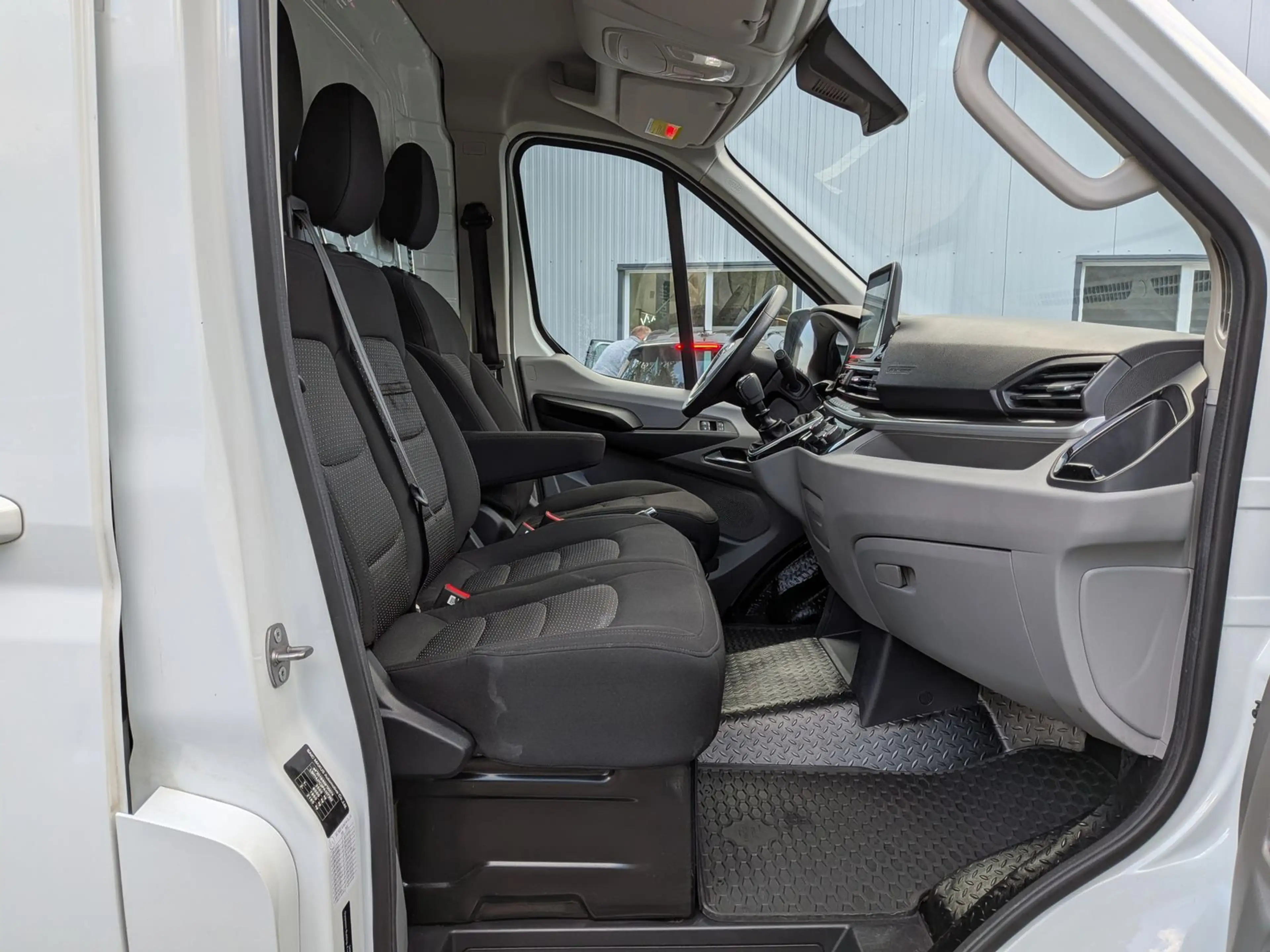 Maxus Deliver 9 L2 H2 TEMPOMAT*KAMERA*KLIMA*PDC* — photo 12