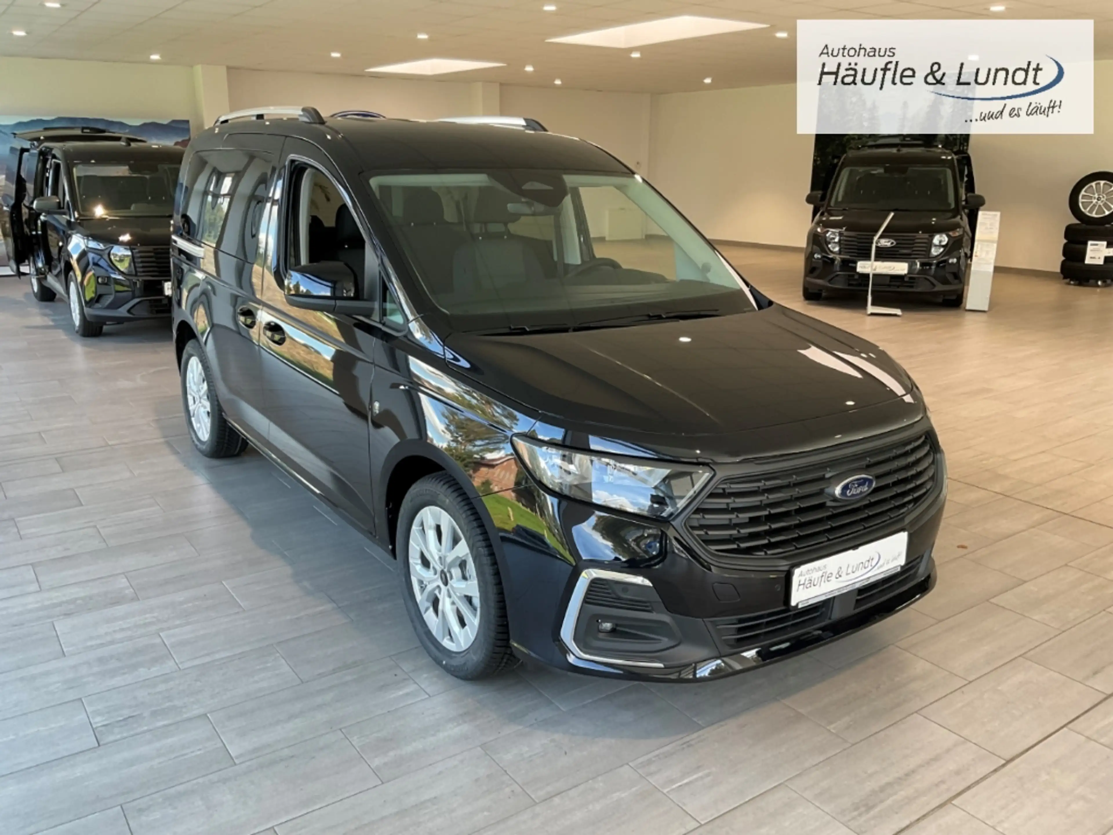 Ford Tourneo Connect Titanium Rückfahrkam. Allwetterreifen — photo 2