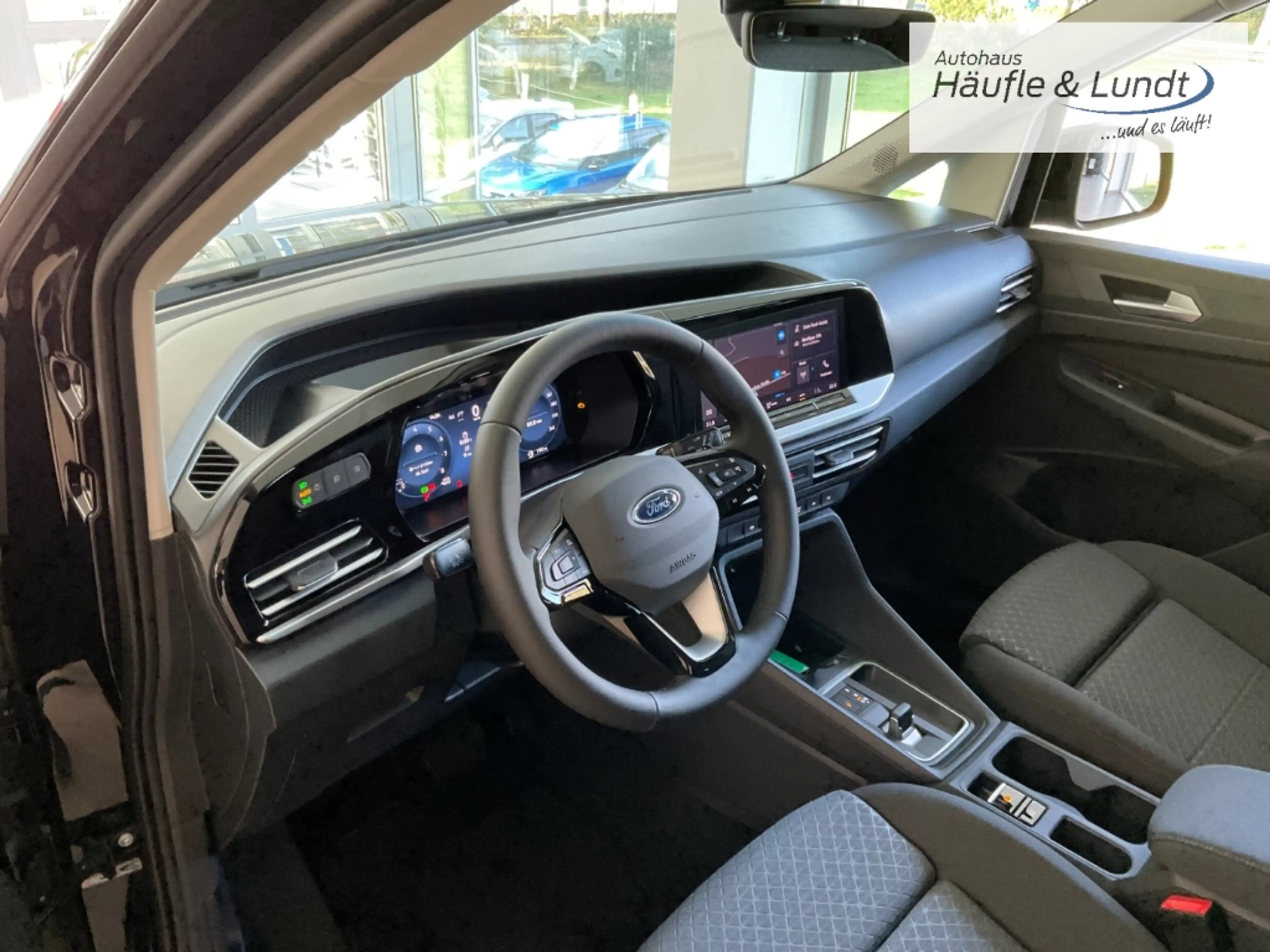 Ford Tourneo Connect Titanium Rückfahrkam. Allwetterreifen — photo 8